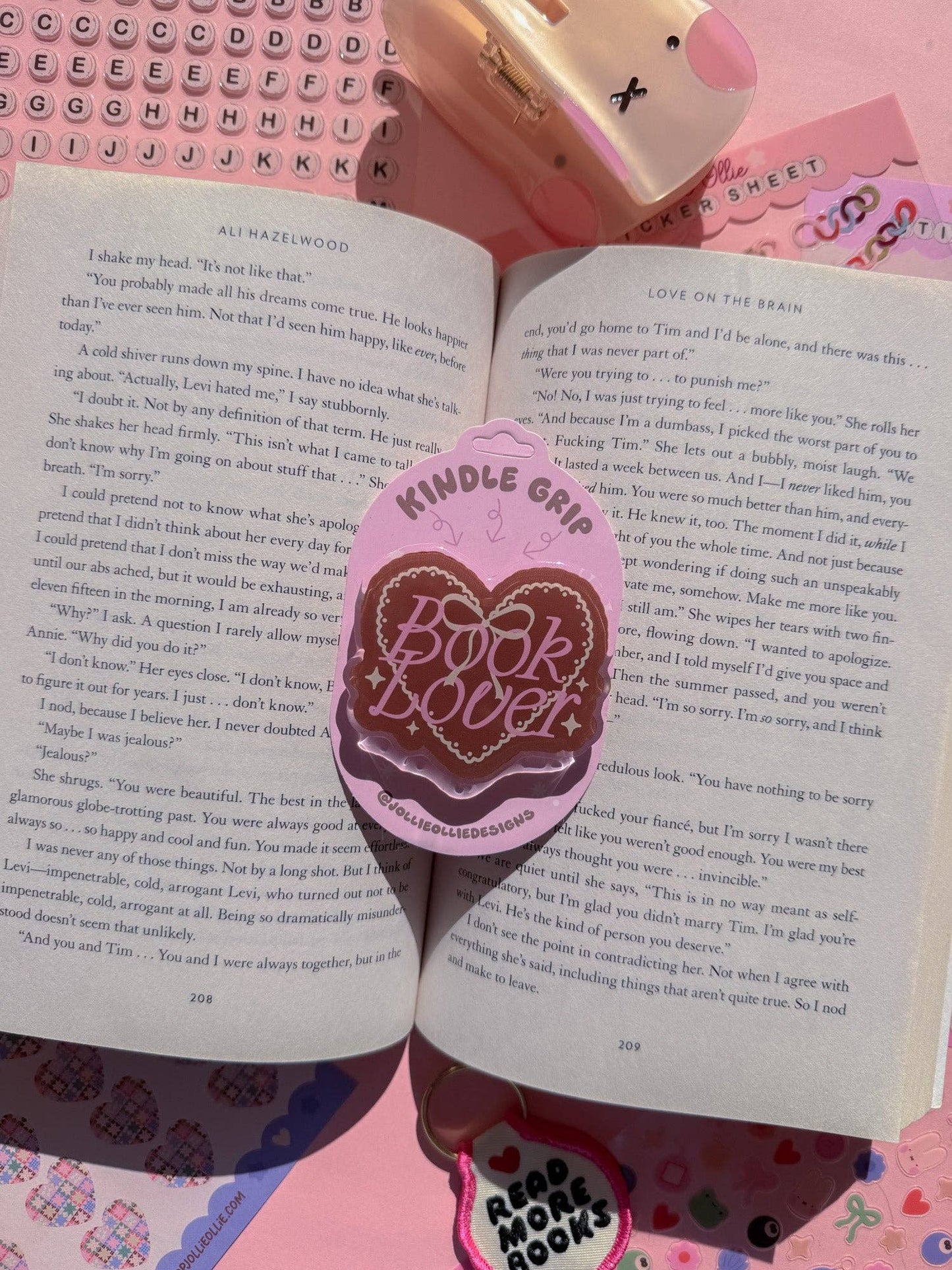 Book Lover Kindle Grip Brown