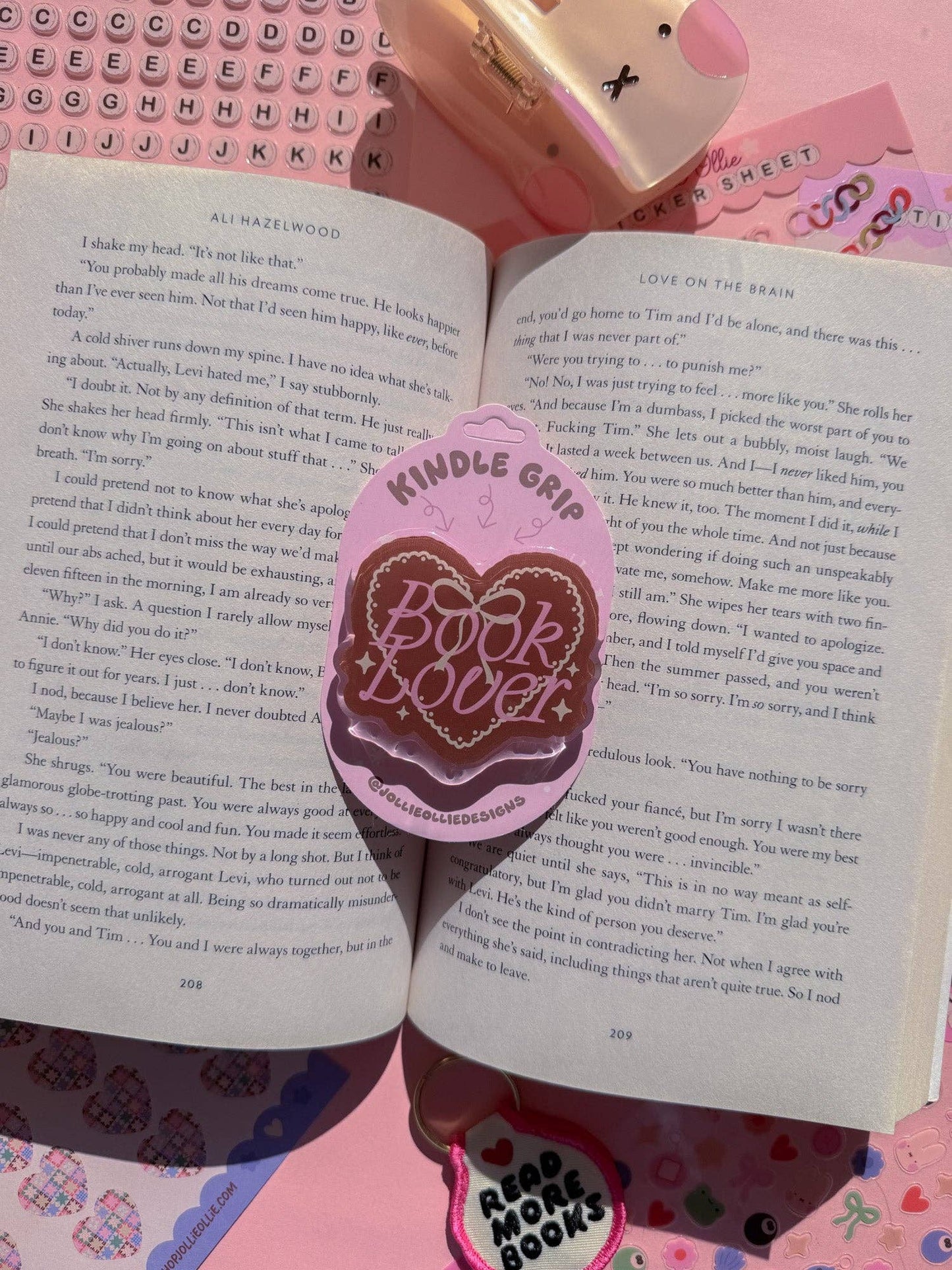 Book Lover Kindle Grip Brown