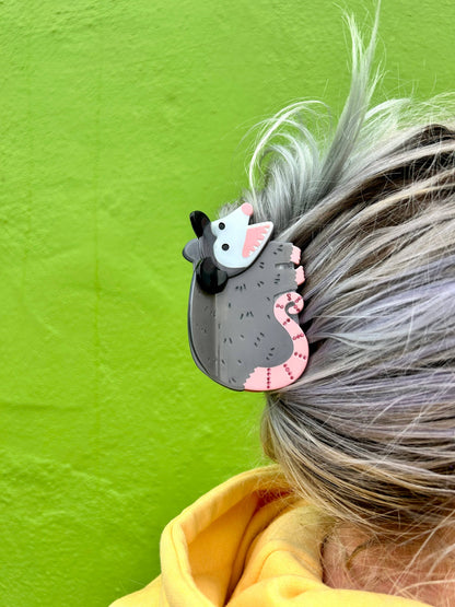 Opossum Hair Claw